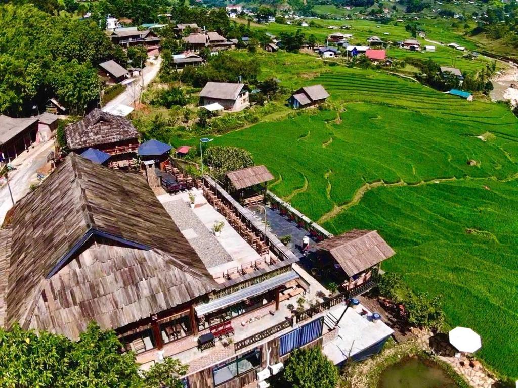 Mướng và Valley Homestay Rice Field View Ta Van – Sa Pa